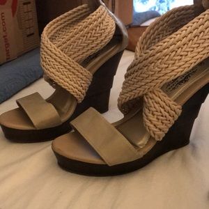 Braided strap wooden wedges